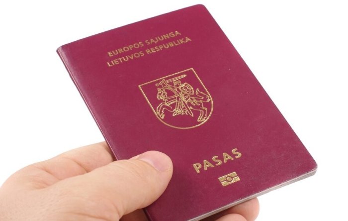 Svetimu pasu policijai prisistatęs vyras nubaustas 5 000 eurų bauda